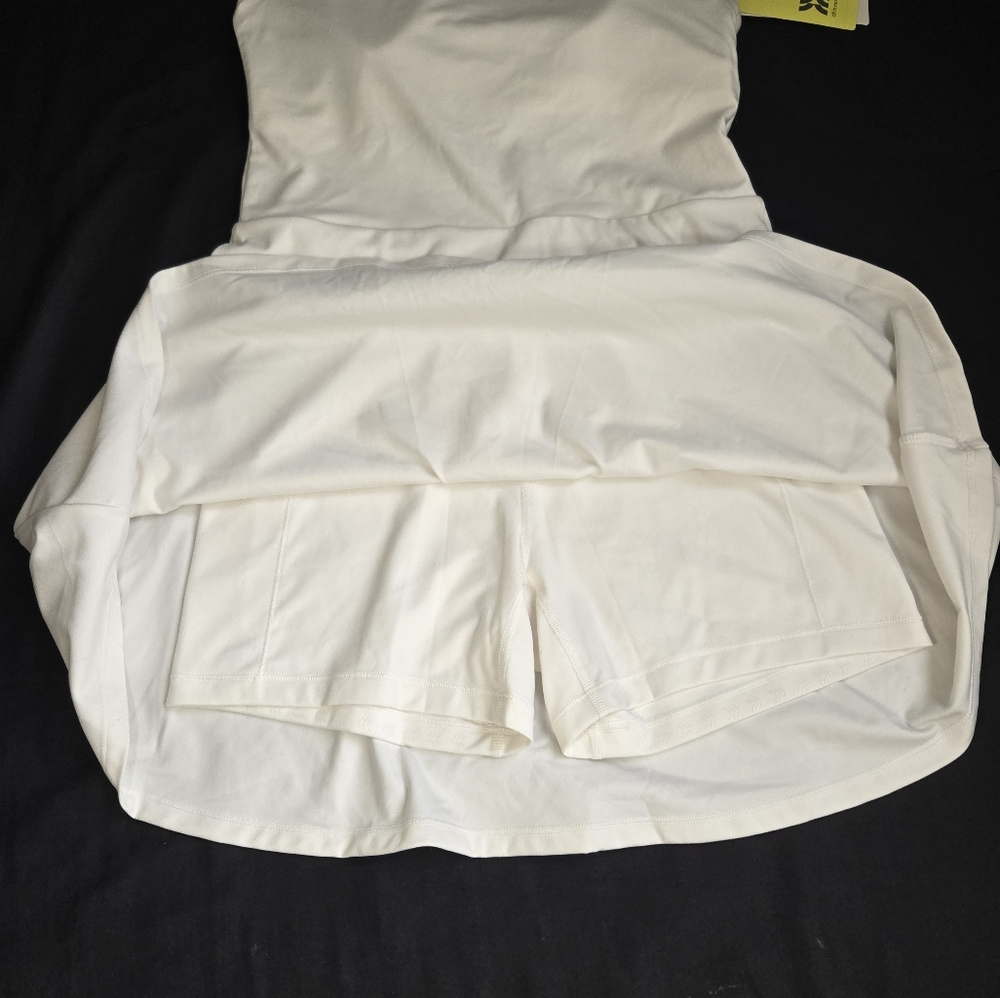 NWT All In Motion Women’s White Active Dress Size M–Built-In Shorts/Side Pockets - Picture 2 of 5